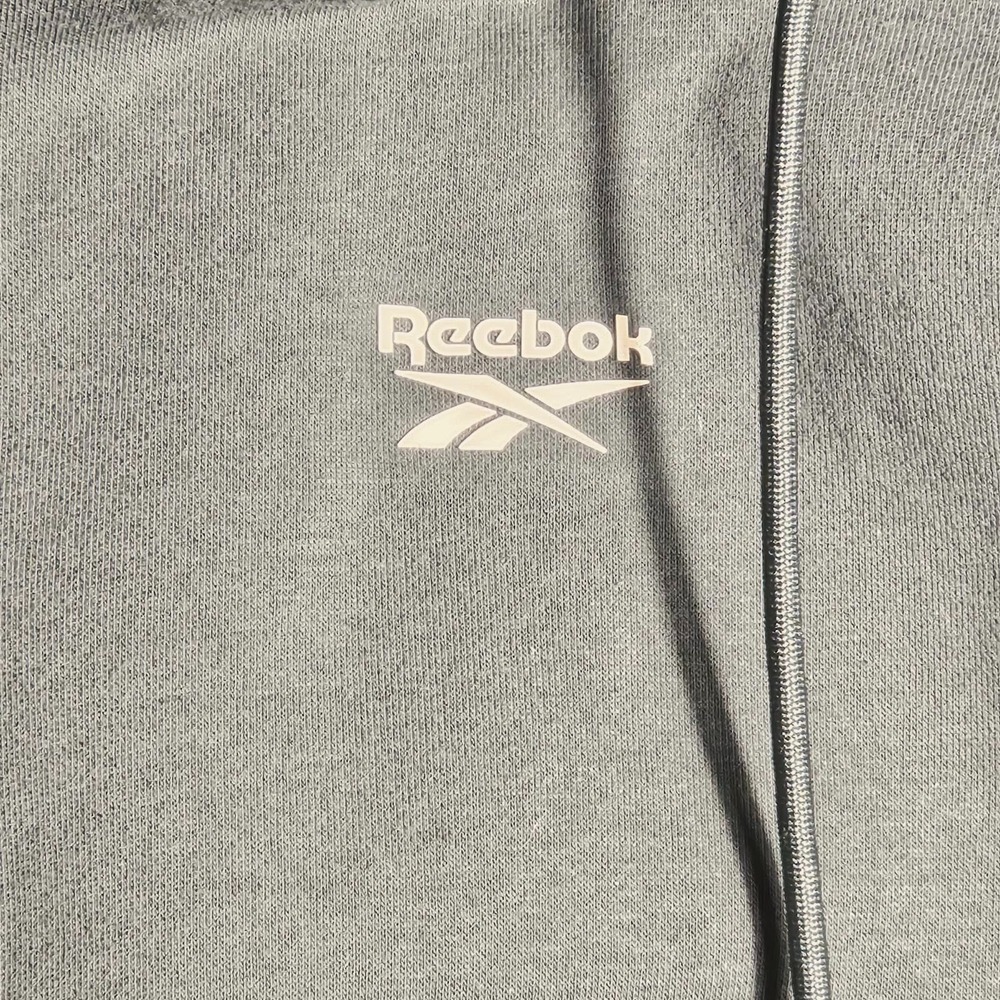 Reebok Mens M Pullover Hoodie Sage Green Cotton Blend Embroidered Logo Hooded